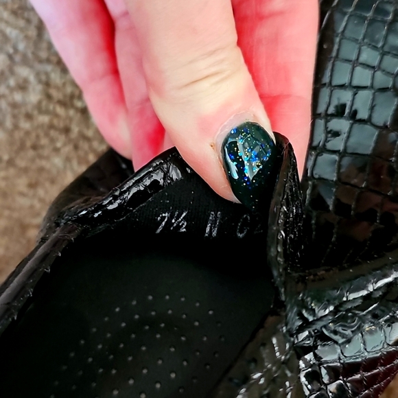 Flat Shoes - Picture 11 of 16